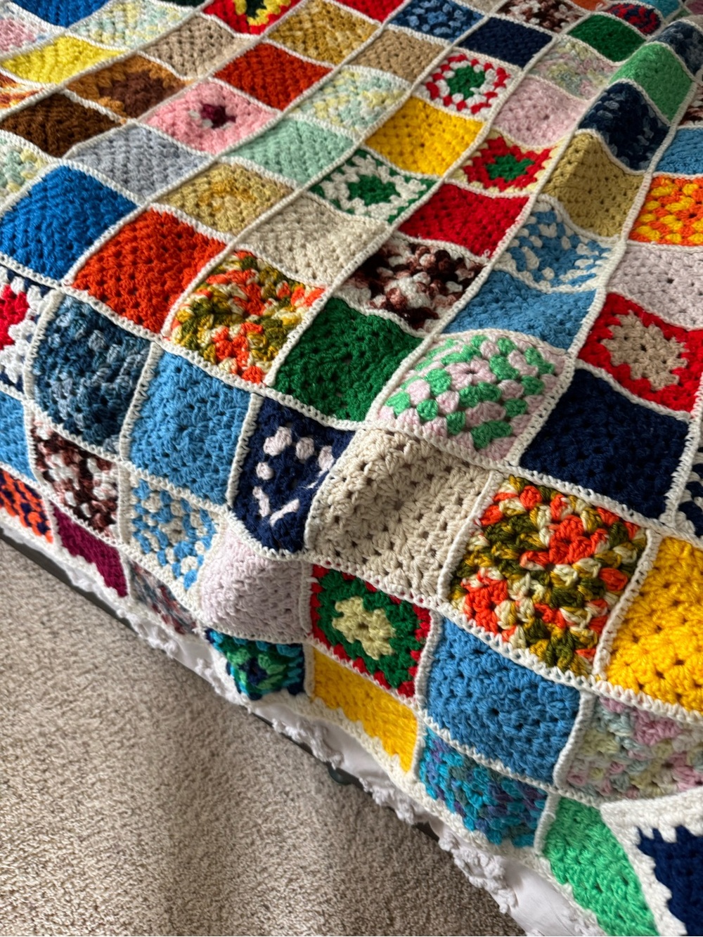 Handmade Granny Square Crochet Blanket, Patchwork King Size-Vintage-Bedspread - Picture 3 of 3